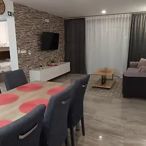  Apartment Dalmacija