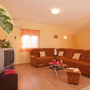  Apartment Mara